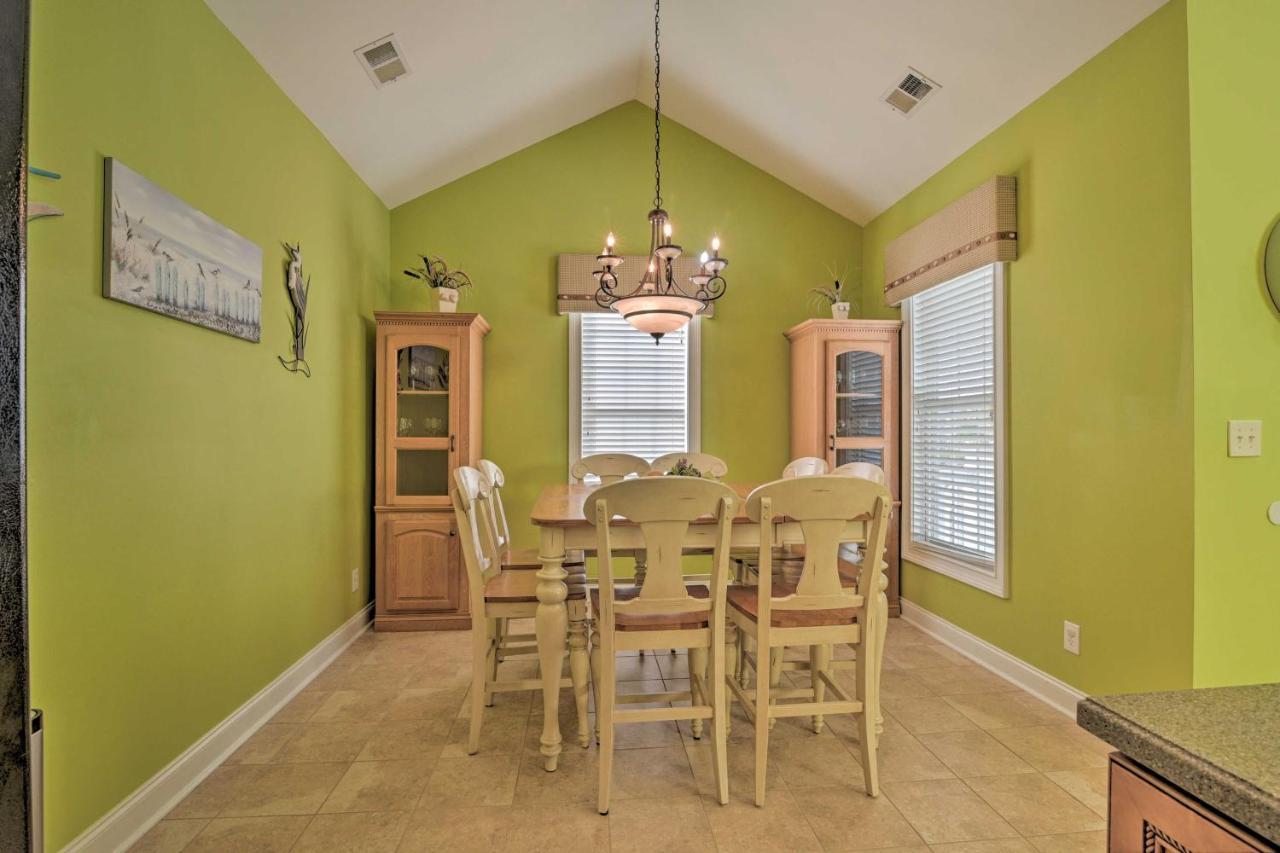 Charming Bermuda Bay Hideaway With Game Room! マートルビーチ エクステリア 写真