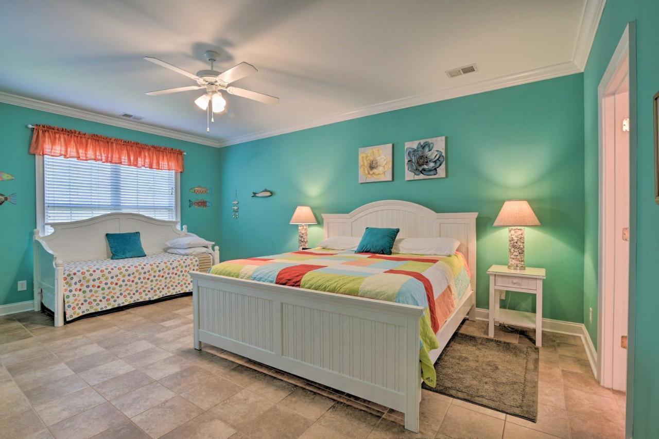 Charming Bermuda Bay Hideaway With Game Room! マートルビーチ エクステリア 写真