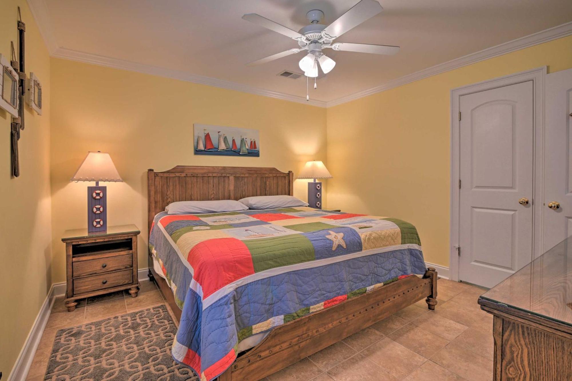 Charming Bermuda Bay Hideaway With Game Room! マートルビーチ エクステリア 写真