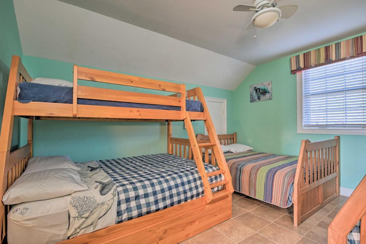 Charming Bermuda Bay Hideaway With Game Room! マートルビーチ エクステリア 写真