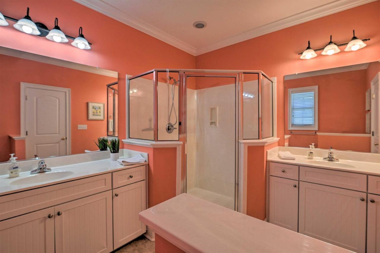 Charming Bermuda Bay Hideaway With Game Room! マートルビーチ エクステリア 写真